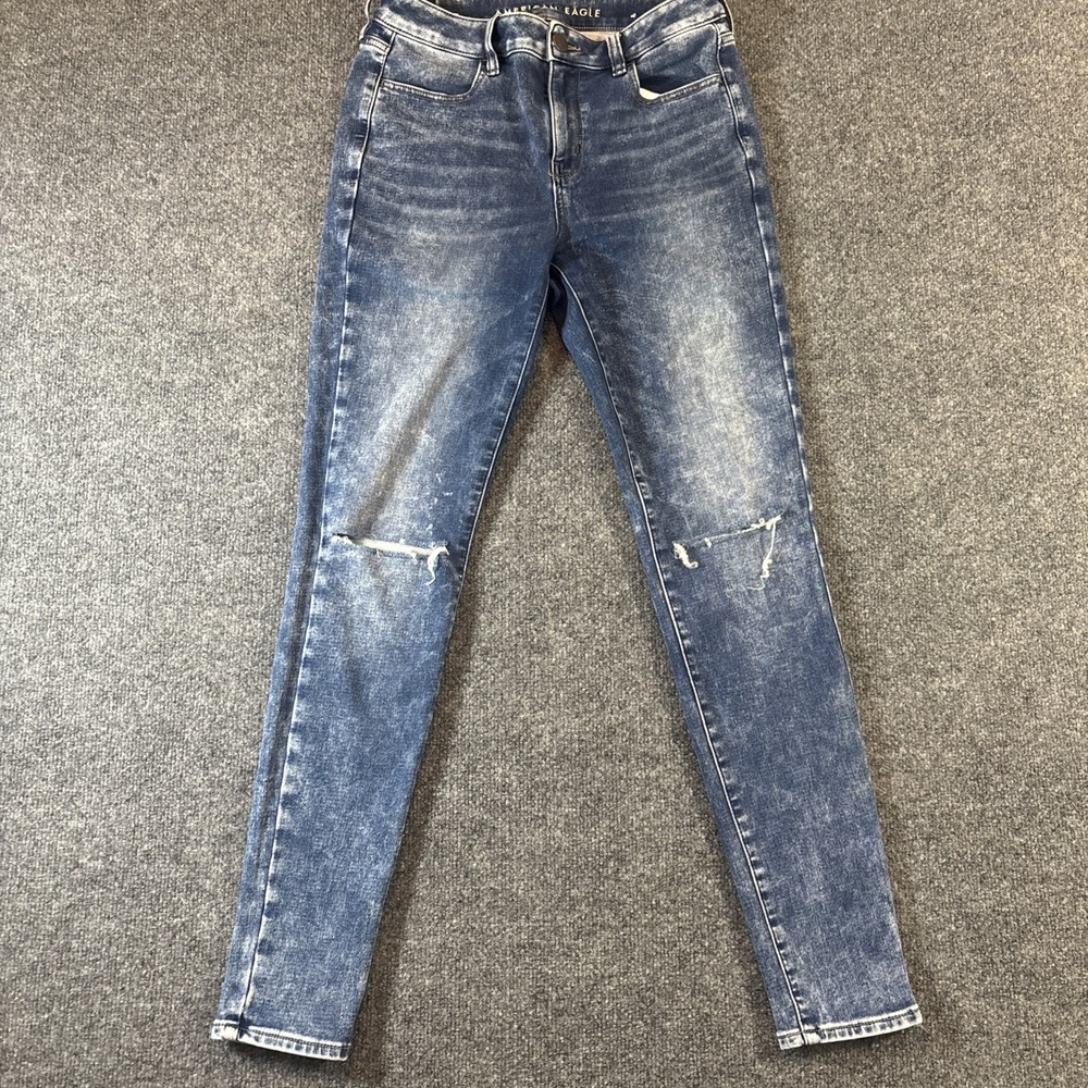American Eagle Super Hi-Rise Jegging Med Wash Distressed Raw Hem Jeans Size 10